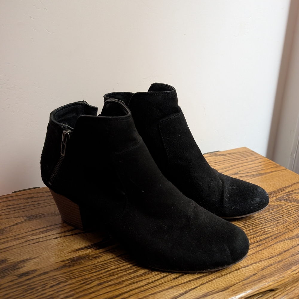 American Eagle Outfitters Black Suede Ankle Booties with Brown Block Heel